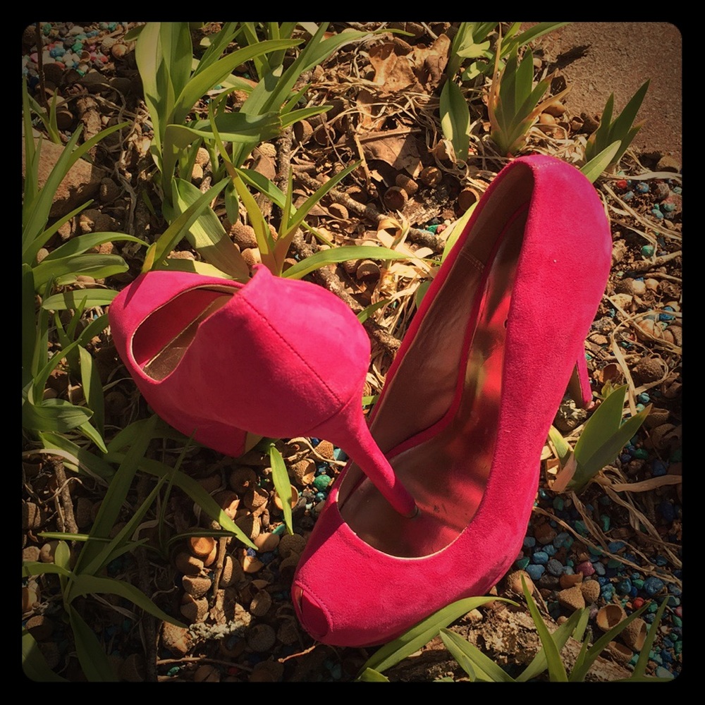Charlotte Russe HOT PINK HI heel stiletto 5 3/4”